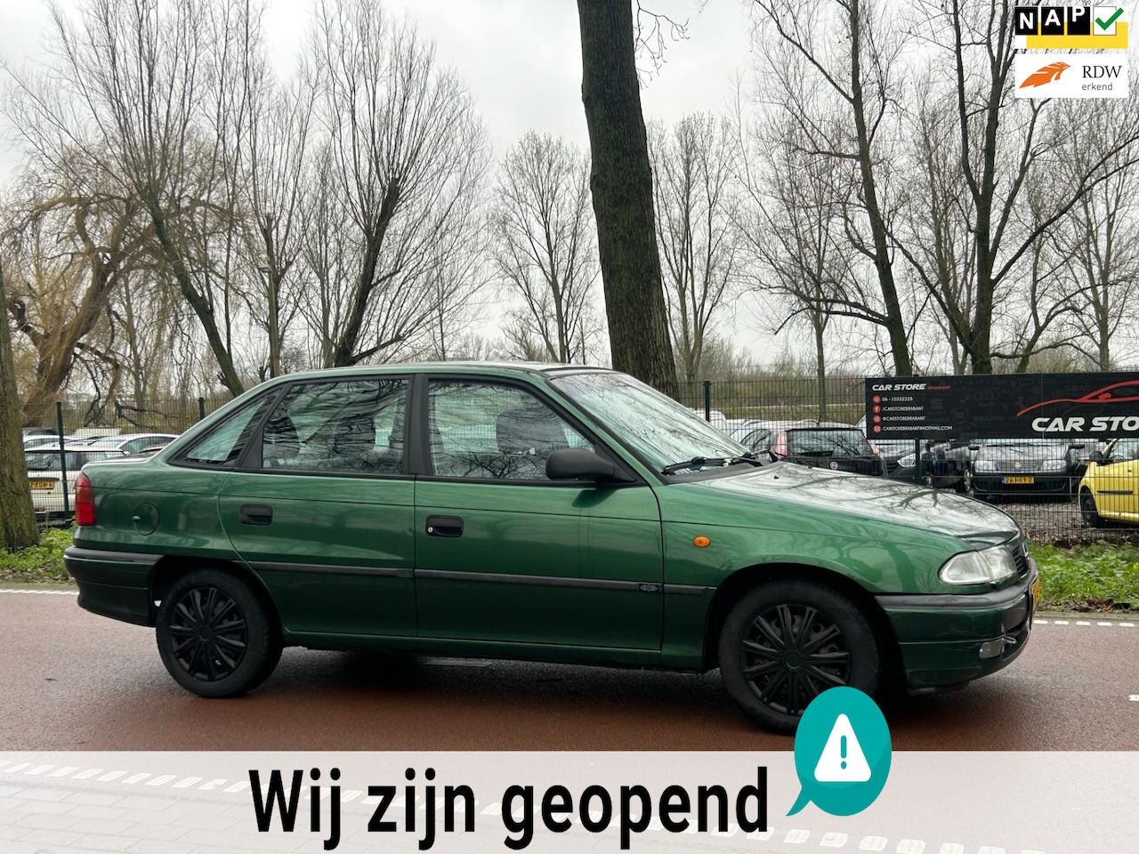 Opel Astra - 1.6i Edition Cool AIRCO!5DEURS!APK!KOOPJE! - AutoWereld.nl