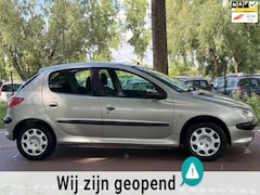 Peugeot 206 - 1.4 Air-line 2 AIRCO5DEURSAPKKOOPJE