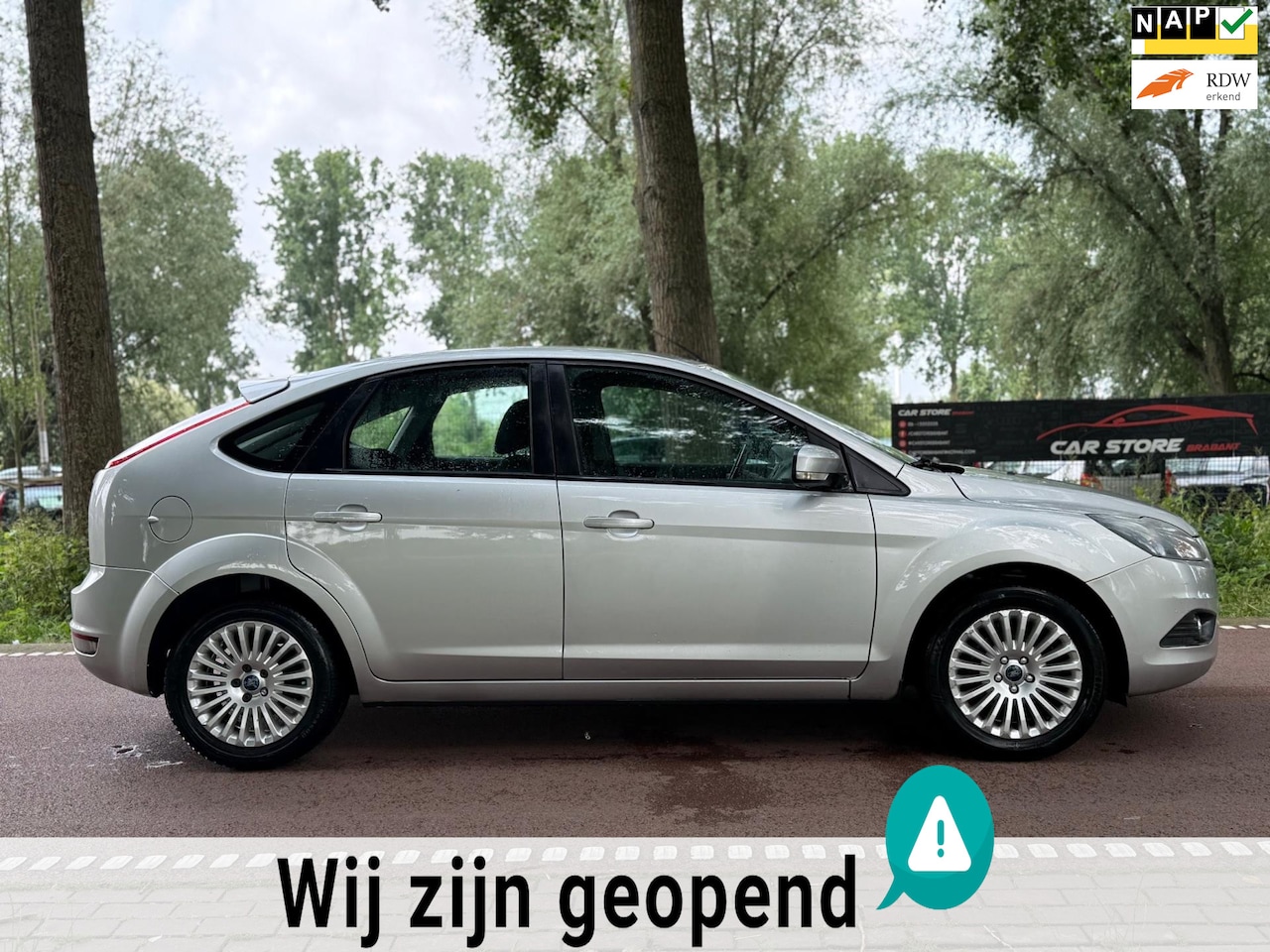 Ford Focus - 1.6 Titanium KEYLESS!CLIMA!CRUISE!5DEURS! - AutoWereld.nl