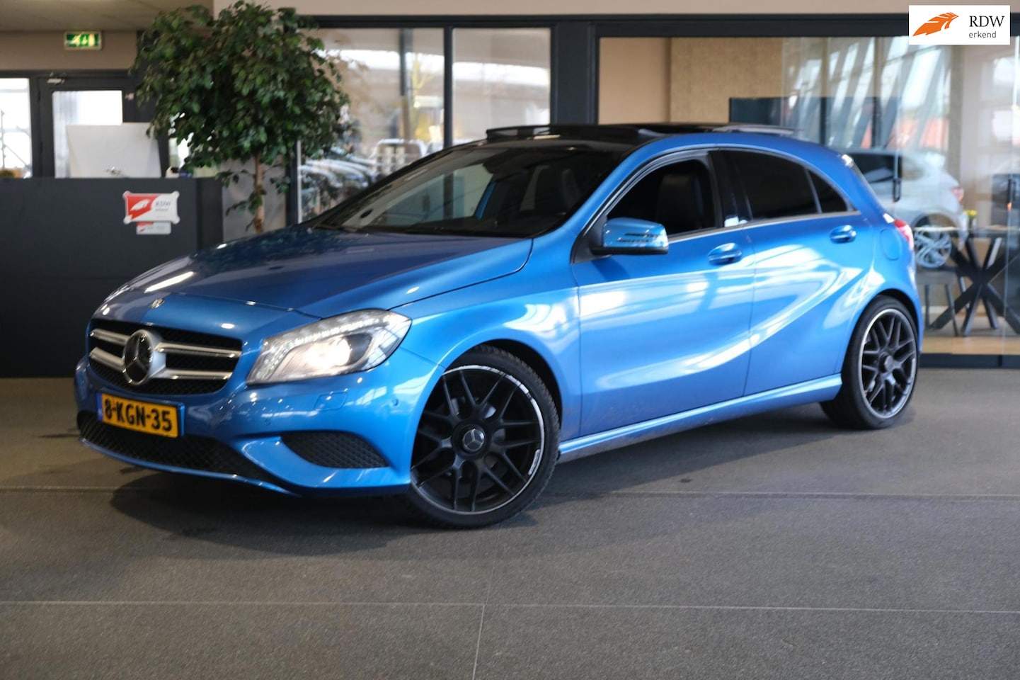 Mercedes-Benz A-klasse - 220 CDI Pano Camera Xenon Leder Navi - AutoWereld.nl