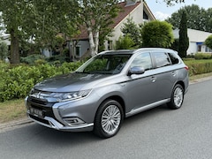 Mitsubishi Outlander - 2.4 PHEV Instyle 240PK ACC•Trekhaak•Leder
