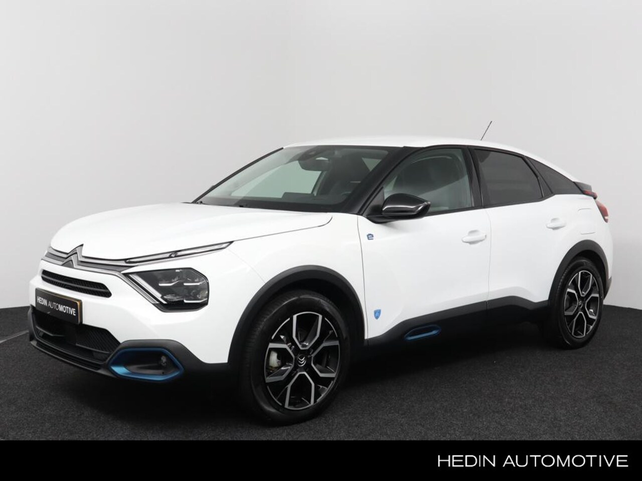 Citroën C4 - Feel 50 kWh | Trekhaak | Navigatie | Cruise Control | Carplay | Keyless | PDC A | LMV 18 I - AutoWereld.nl