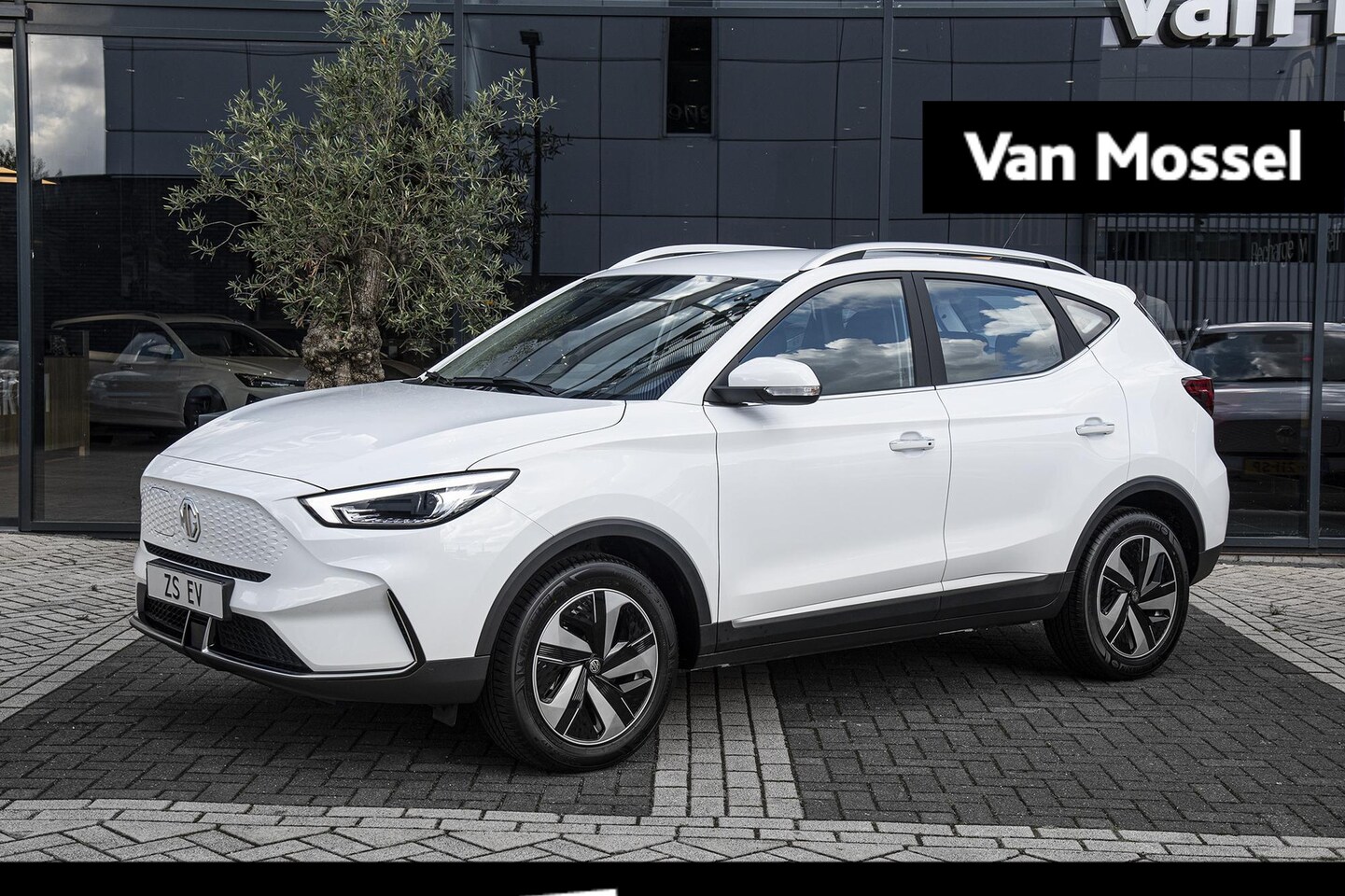 MG ZS - EV Standard Range Luxury 50 kWh Automatische Airco | Cruise Controle adaptive | 360 Camera - AutoWereld.nl