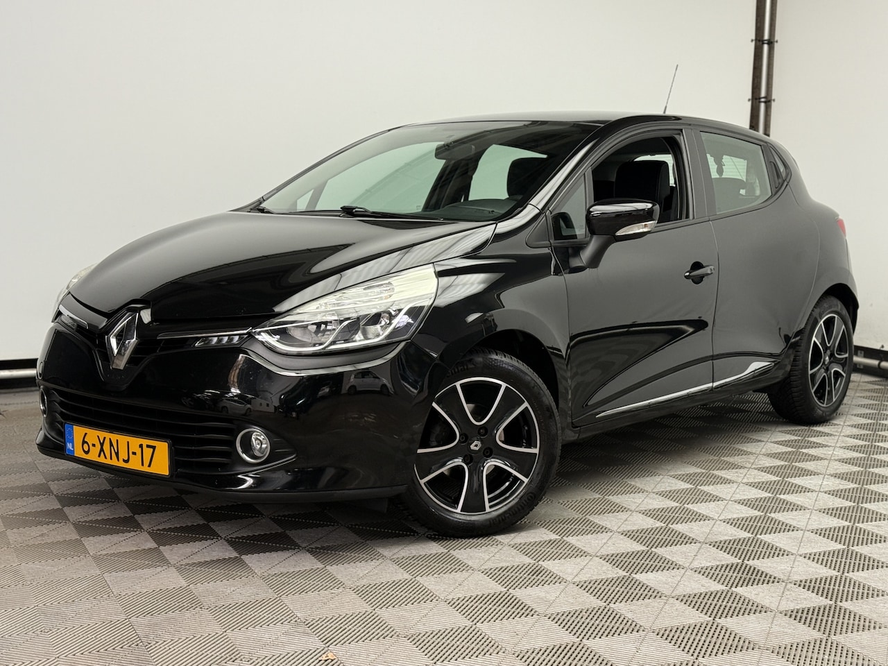 Renault Clio - 0.9 TCe Expression 5-drs Airco Navi LM16" NL Auto - AutoWereld.nl