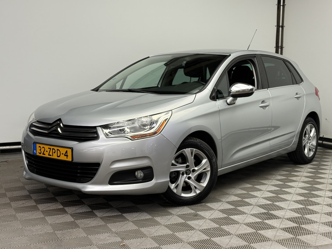 Citroën C4 - 1.6 VTi Collection Navi Trekhaak LM16" NL Auto - AutoWereld.nl