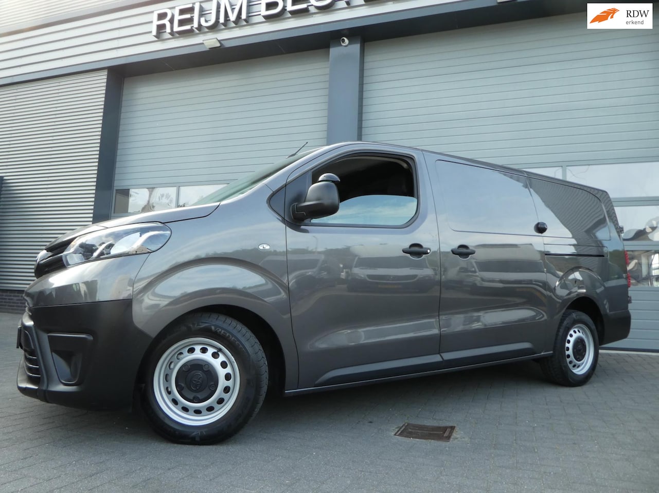Toyota ProAce Worker - 2.0 D-4D, 122pk, XL, L3, Camera, 2x schuifdeur, 3-Zits, PDC - AutoWereld.nl