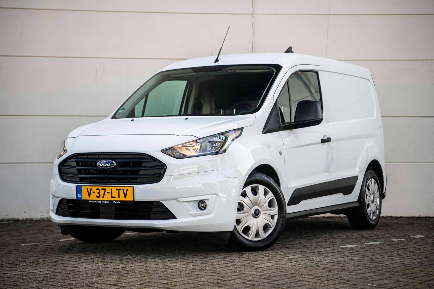 Ford Transit Connect - 1.0 Ecoboost 100pk | Airco | Navi | Camera | - AutoWereld.nl