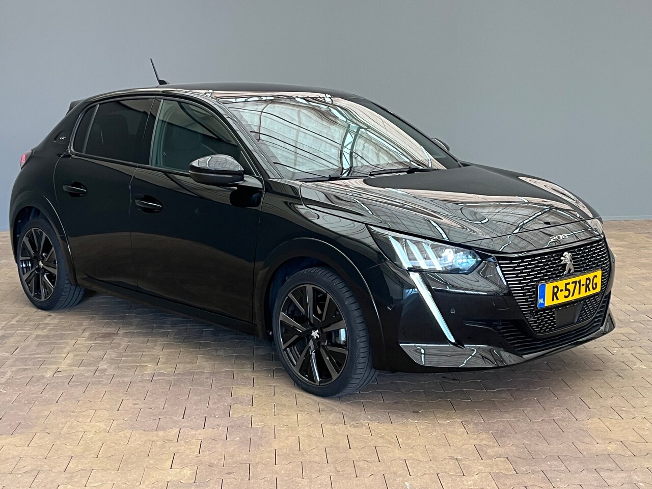 Peugeot 208 - 1.2 PureTech GT Pack | Achteruitrijcamera | Airco (automatisch) | Apple Carplay/Android Au - AutoWereld.nl