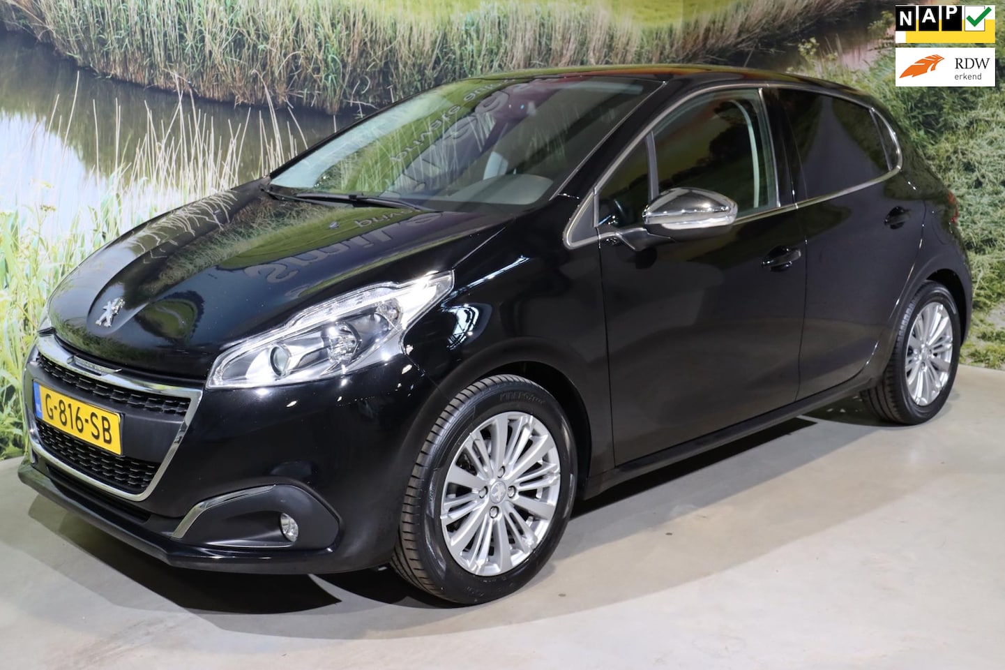 Peugeot 208 - 1.2 PureTech Allure| bom vol opties! - AutoWereld.nl