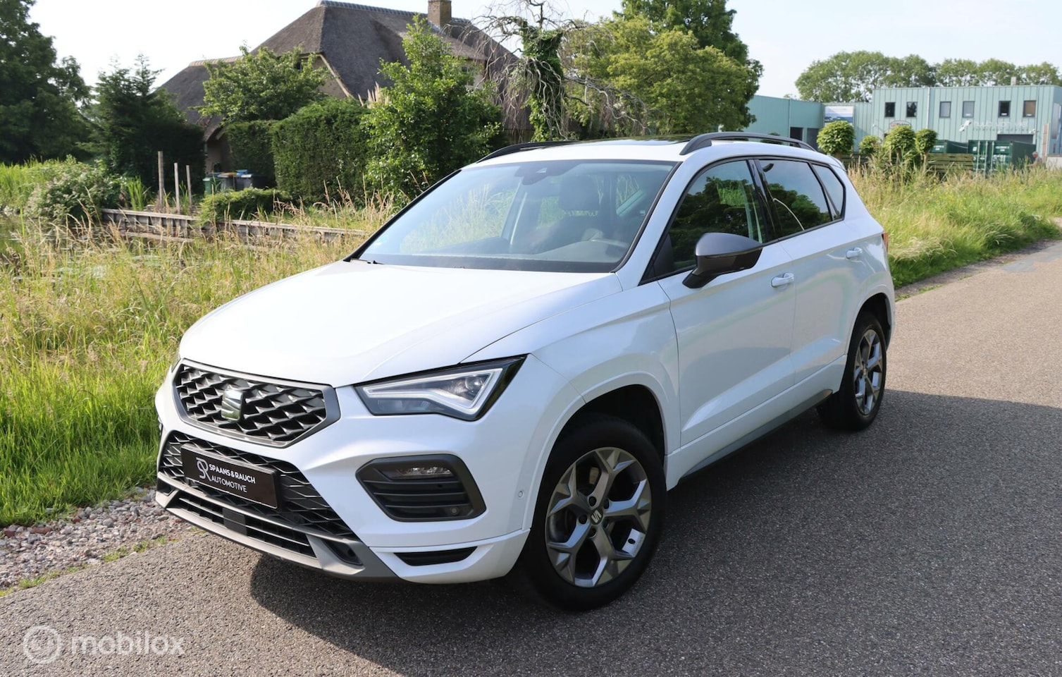 Seat Ateca - 1.5 TSI FR / Pano / Navi / 360 camera / Carplay - AutoWereld.nl