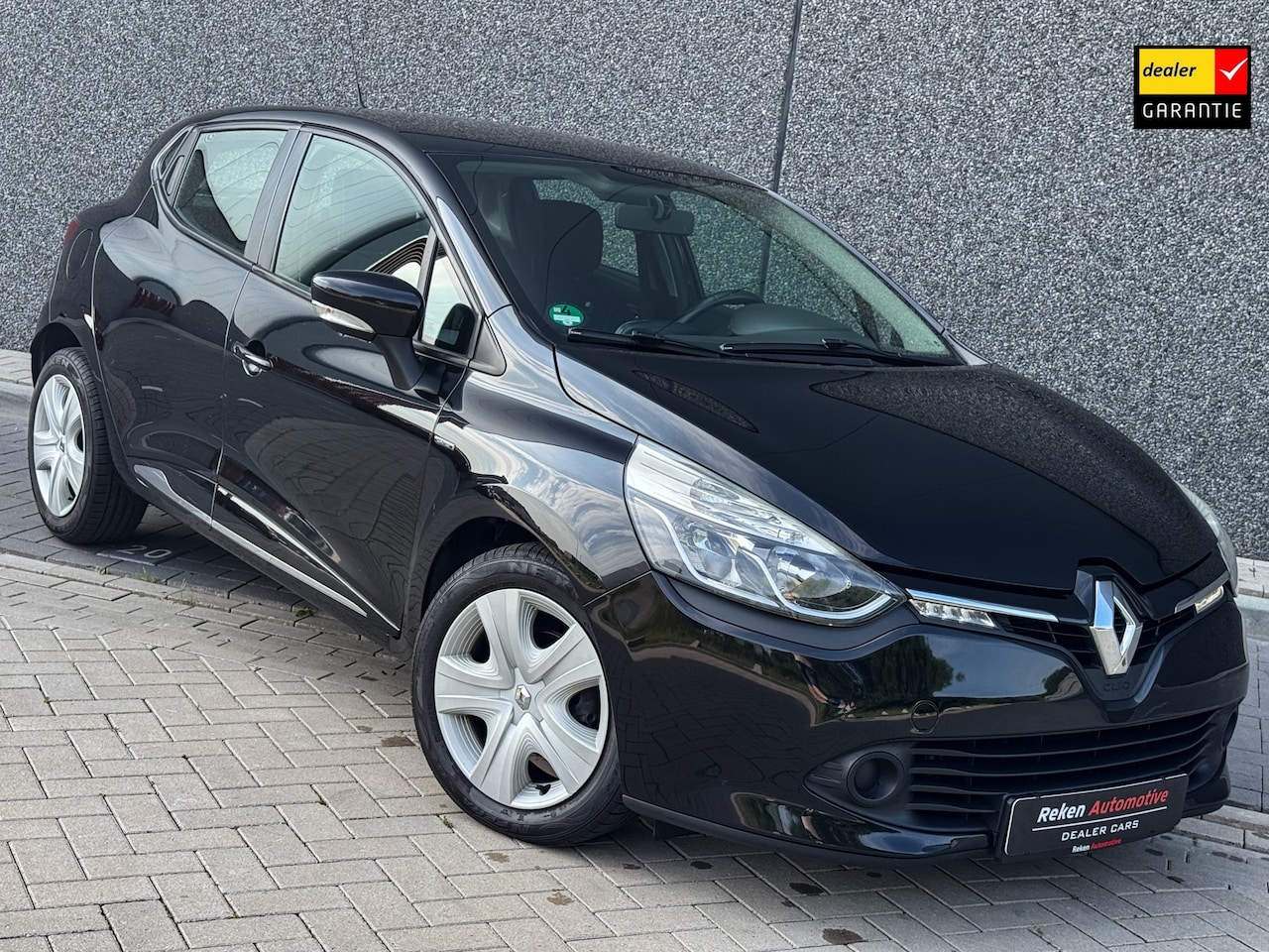 Renault Clio - 1.2 16V Limited Navi Clima Cruise Nieuwstaat - AutoWereld.nl