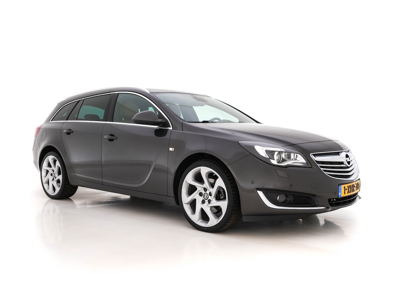 Opel Insignia Sports Tourer - 1.6 T Cosmo *FULL-LEATHER | XENON | NAVI-FULLMAP | CAMERA | COMFORT-SEATS | ECC | PDC | CR - AutoWereld.nl