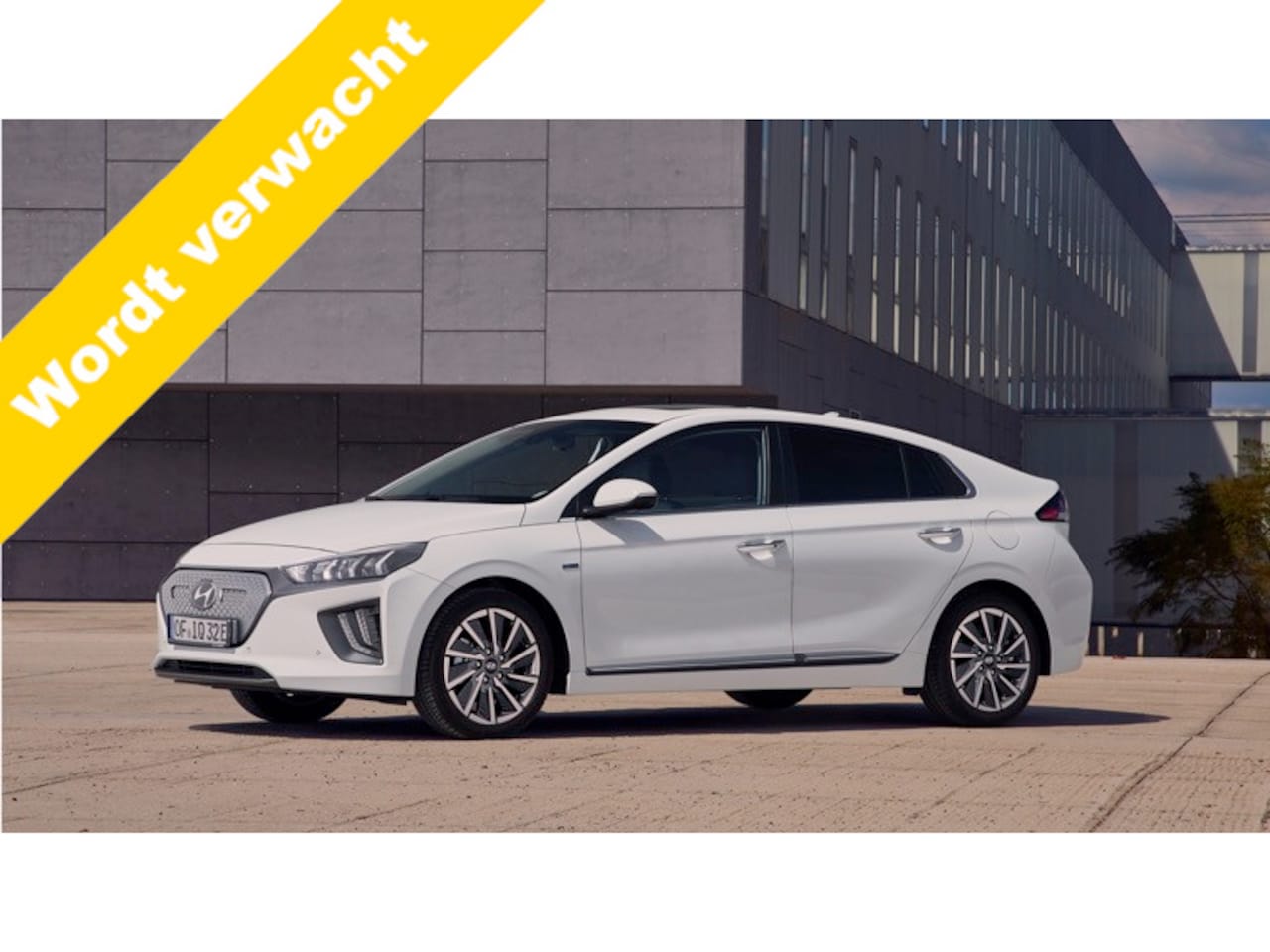 Hyundai IONIQ - Comfort EV vol elektrisch navi airco/ecc - AutoWereld.nl