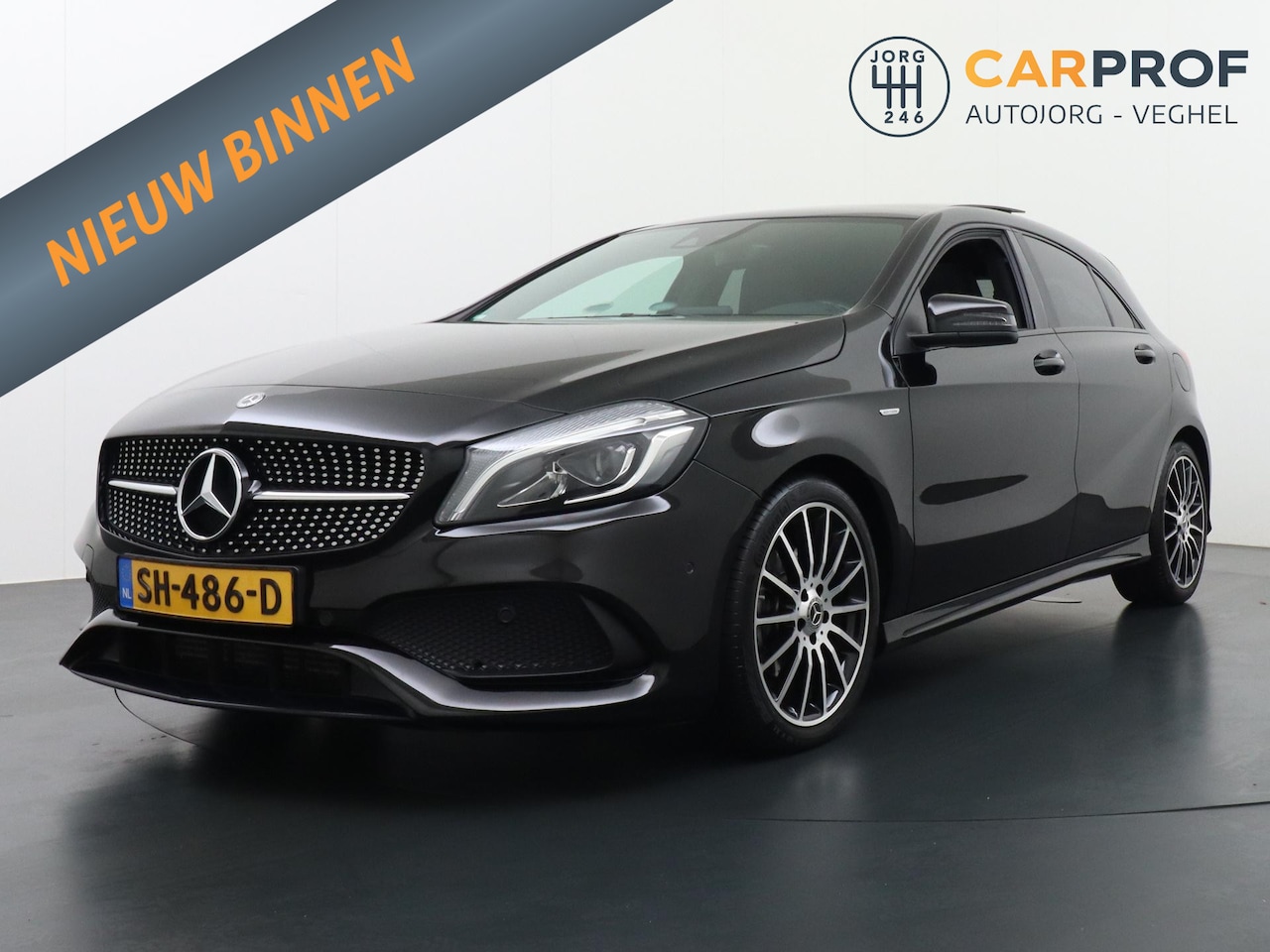 Mercedes-Benz A-klasse - 180 AMG | Stoelverwarming | NL Auto |  Pano Dak | - AutoWereld.nl