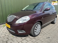 Lancia Y(psilon) - Ypsilon 1.4-16V Oro met Nieuwe APK