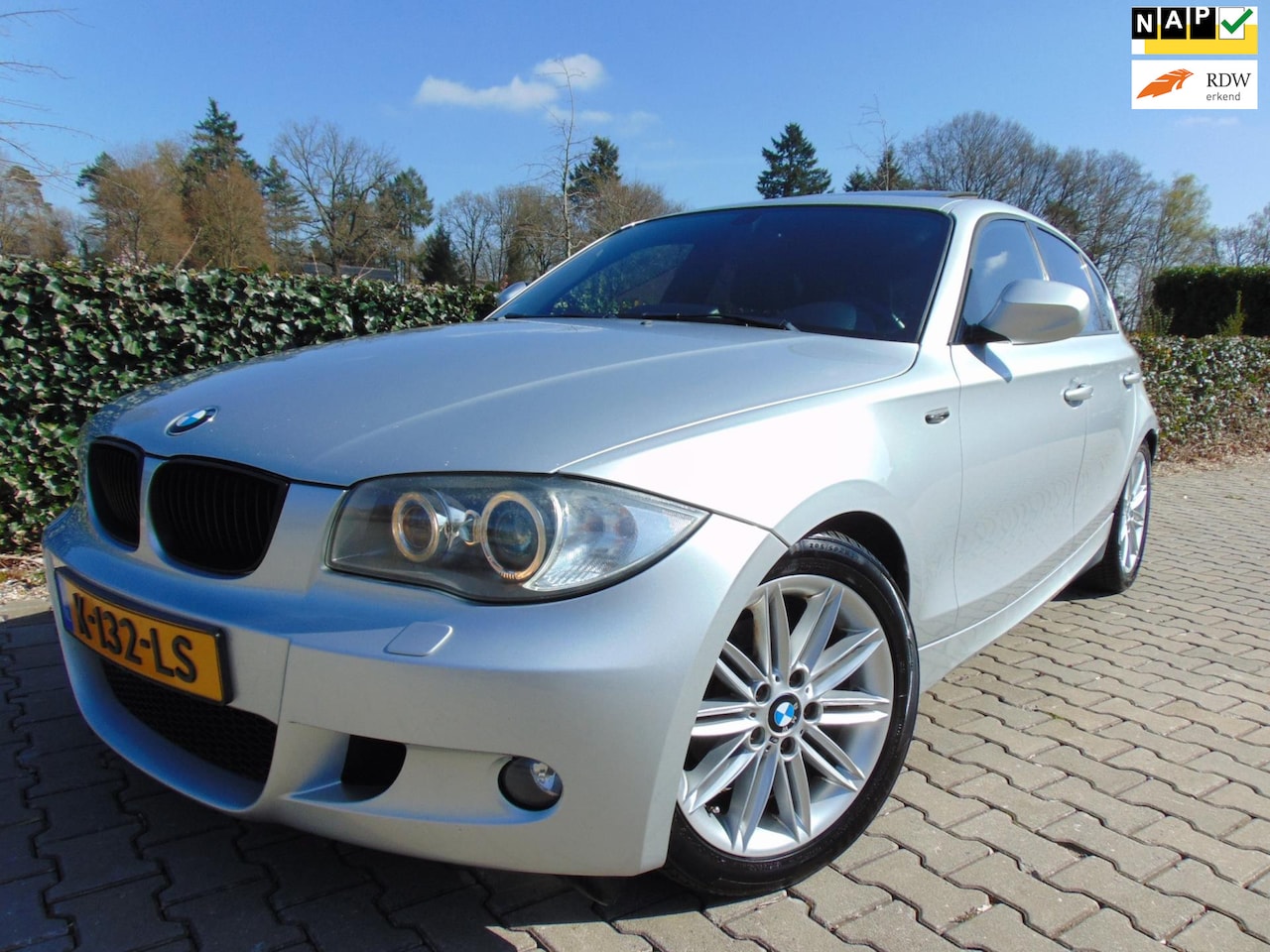 BMW 1-serie - 116i EffDyn. Ed. Line Ultimate Edition , M Pakket , Clima / Cruise / Navi / Leder / Schuif - AutoWereld.nl