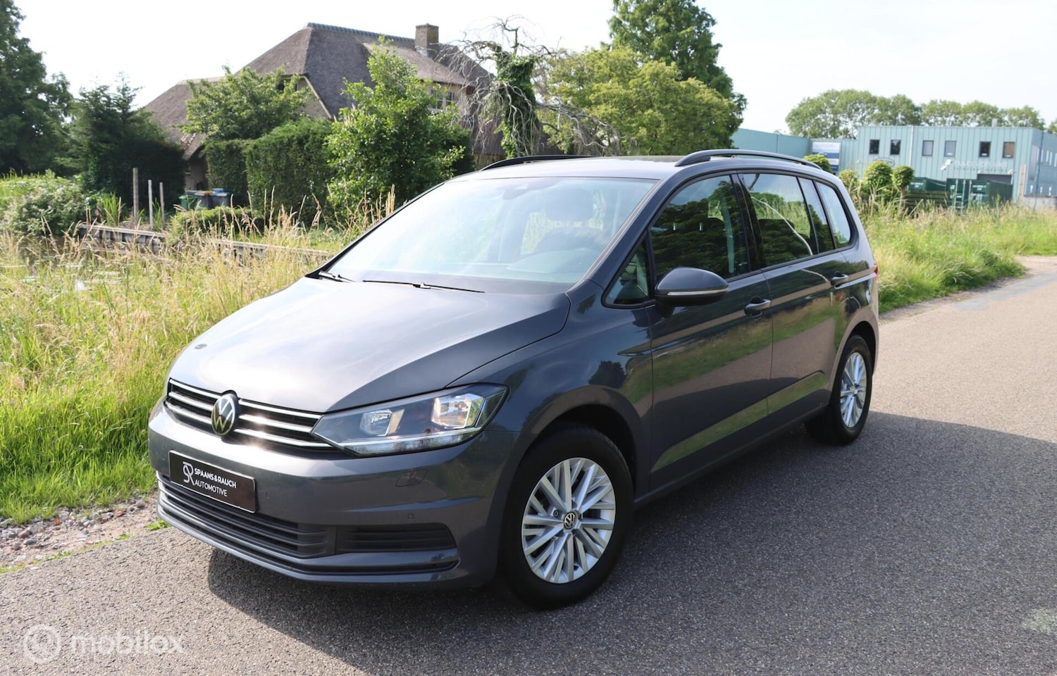Volkswagen Touran - 1.5 TSI DSG / Navi / El. Trekh / 5 pers. - AutoWereld.nl