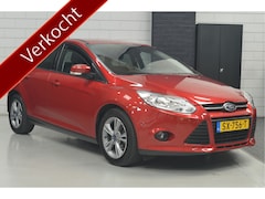 Ford Focus - 1.0 EcoBoost Titanium // AIRCO // PARKEERSENSOREN V&A // NAVI // STOELVERWARMING // /// ZA