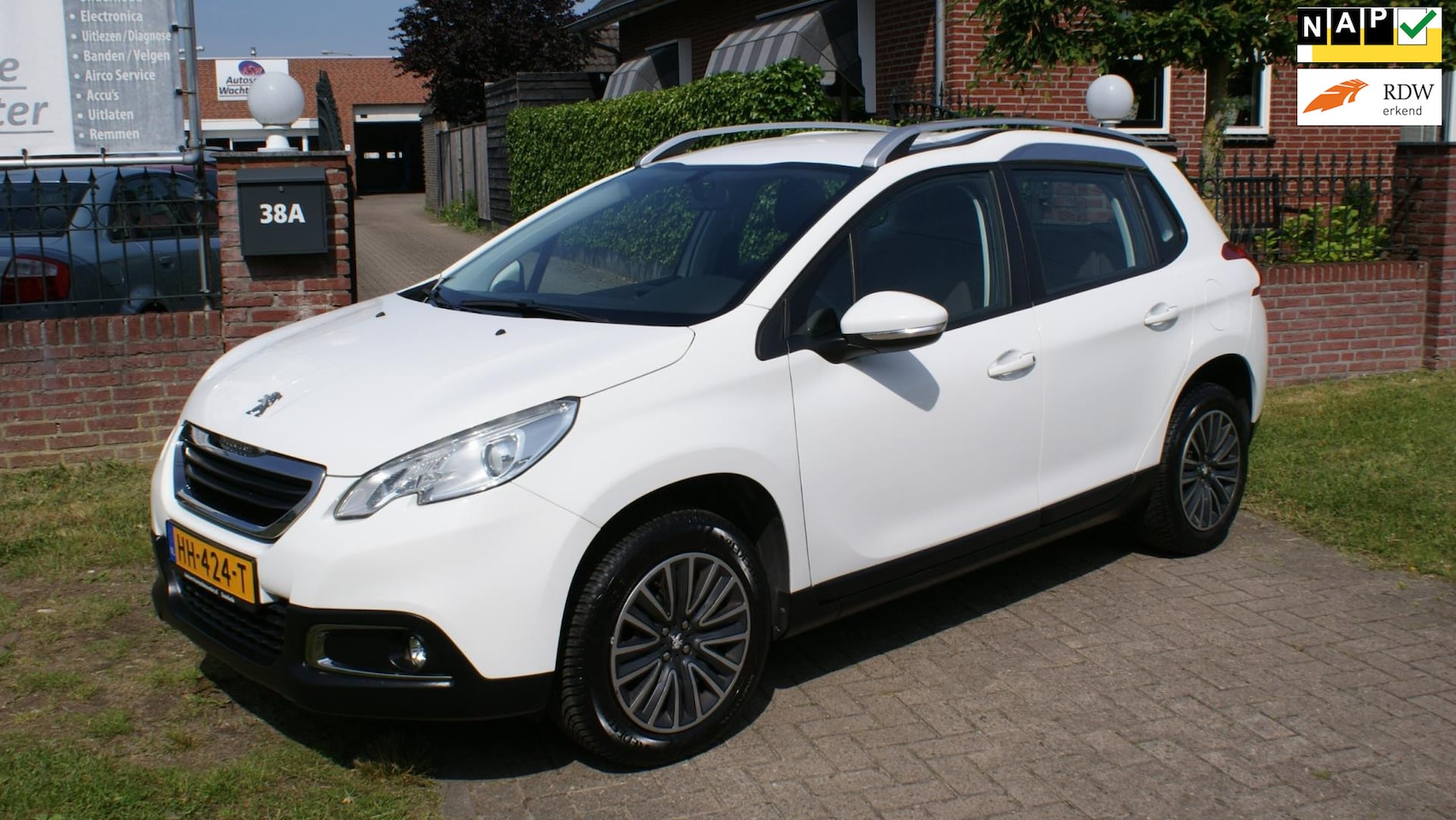 Peugeot 2008 - 1.2 VTi Active Pack Premium 1.2 VTi Active Pack Premium - AutoWereld.nl