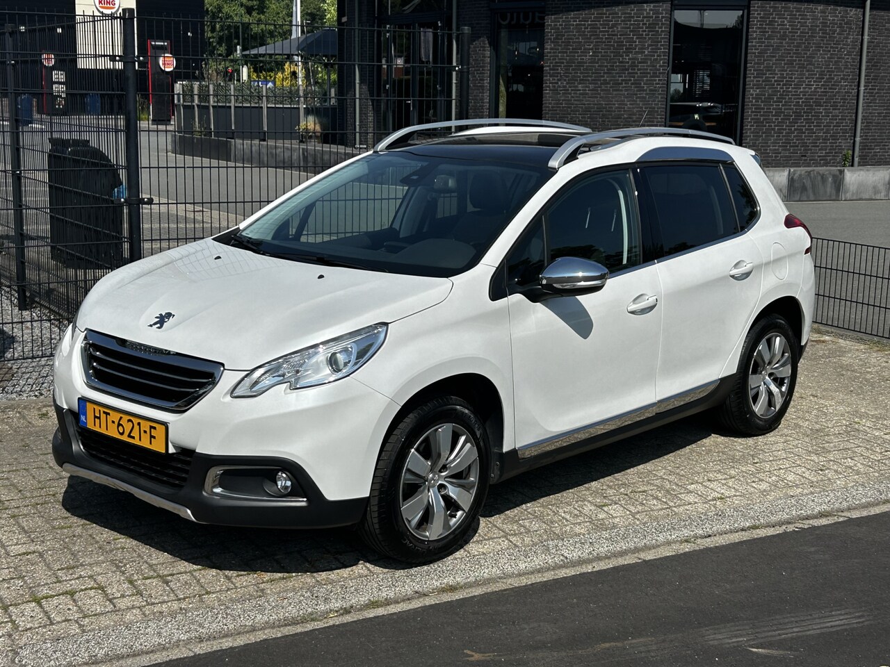 Peugeot 2008 - 1.2 PureTech Allure 1.2 PureTech Allure - AutoWereld.nl
