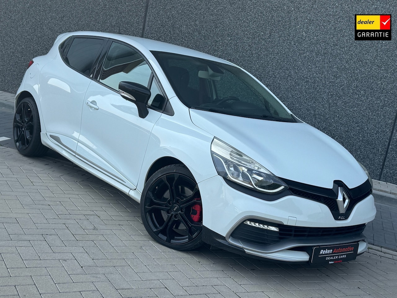 Renault Clio - 1.6 R.S. Aut BassReflex 200PK Navi Clima Cruise - AutoWereld.nl
