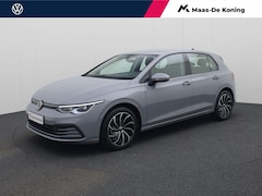 Volkswagen Golf - 1.0eTSI/110PK Life Business DSG · Navigatie · Trekhaak · Stoel- & stuurverwarming