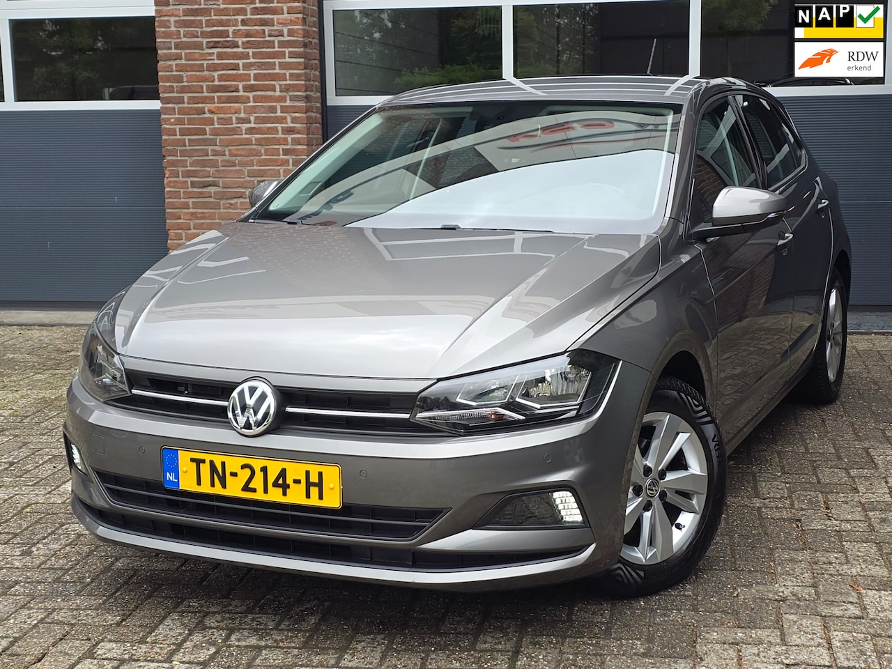 Volkswagen Polo - 1.0 TSI Comfortline Business DSG |PDC |Clima |Navi - AutoWereld.nl