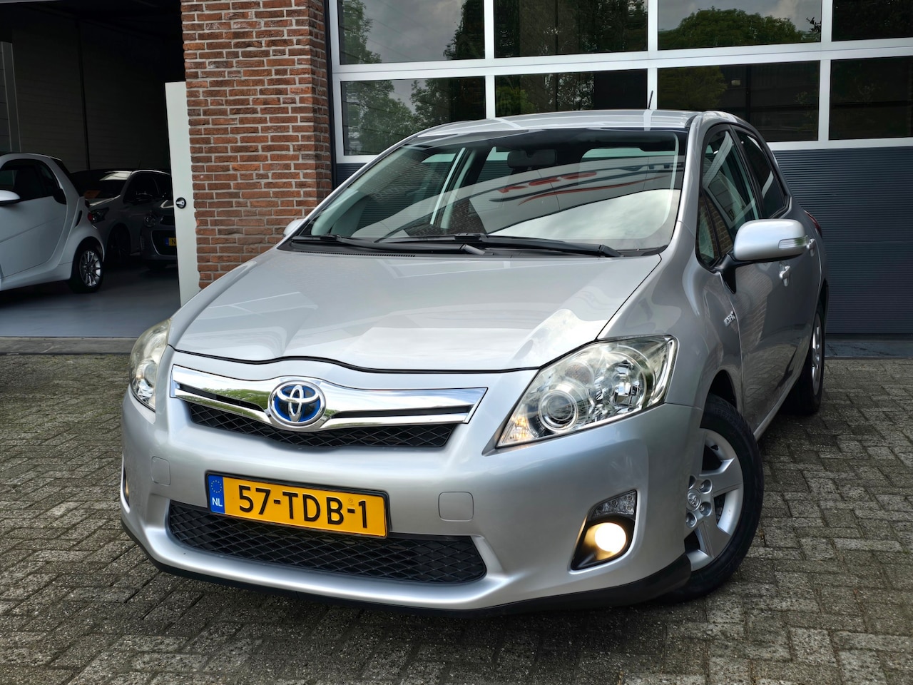 Toyota Auris - 1.8 Full Hybrid Aspiration Nap| Apk|Clima |Navi - AutoWereld.nl
