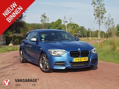 BMW 1-serie - M135i | Harman Kardon | Cruise Control | Parkeersensoren | Automaat | NL-Auto |