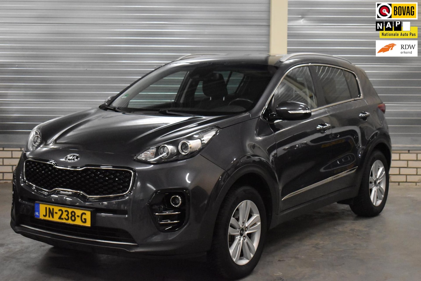 Kia Sportage - 1.6 GDI First Edition + Navigatie|Wiffi|Bluetooth|Climate Control|Camera|Parkeersensoren|T - AutoWereld.nl