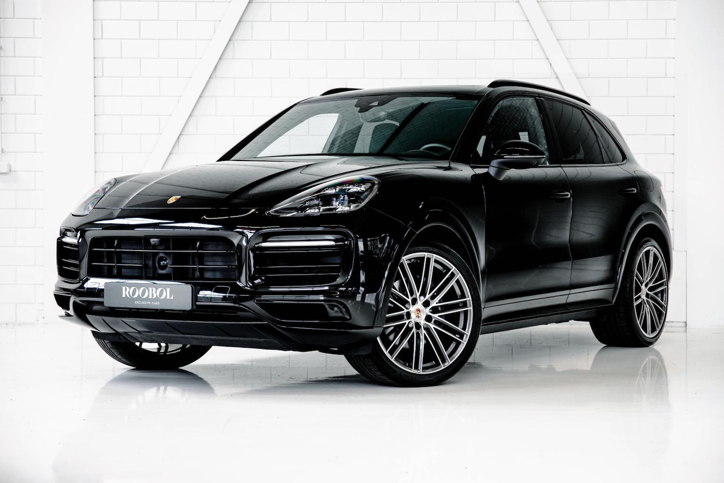 Porsche Cayenne - 3.0 E-Hybrid l SportDesign l Bose l Sportuitlaat - AutoWereld.nl