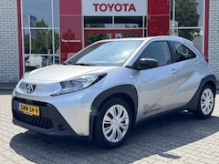 Toyota Aygo X - PLAY ALL SEASON-BANDEN AD-CRUISE AIRCO APPLE/ANDROID CAMERA BLUETOOTH EL-RAMEN/SPIEGELS