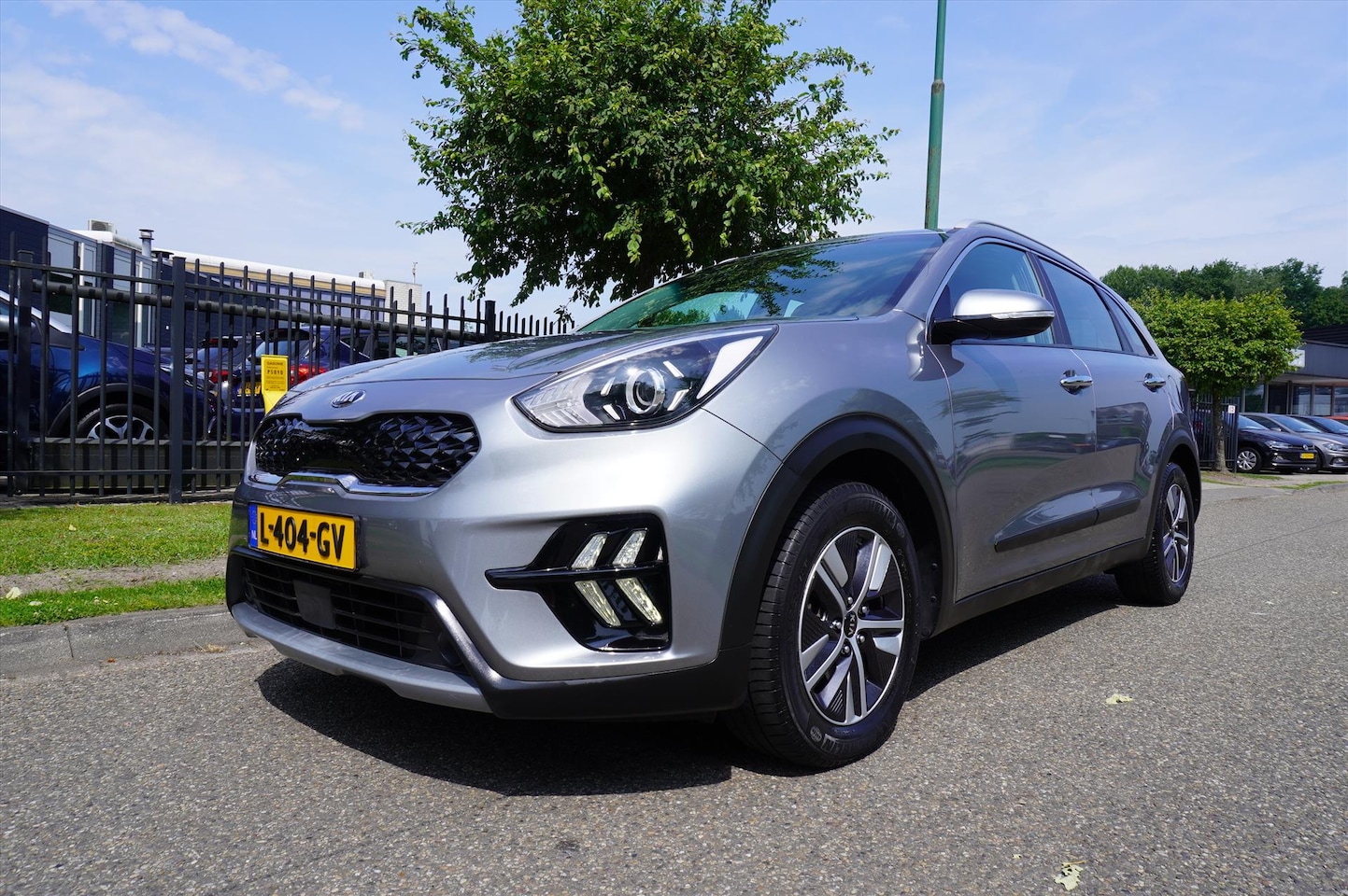 Kia Niro - 1.6 GDi Hybrid 141pk DCT6 DynamicLine Navigatie Parkeer Camera - AutoWereld.nl