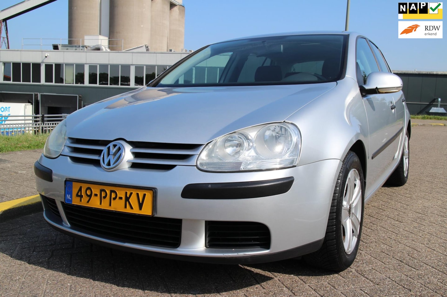 Volkswagen Golf - 1.6 FSI _AUTOMAAT_AIRCO_5 DEURS_NETTE AUTO - AutoWereld.nl