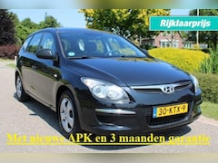 Hyundai i30 CW - I30cw 1.4i 109pk Blue Active Cool Airco/Elek ramen