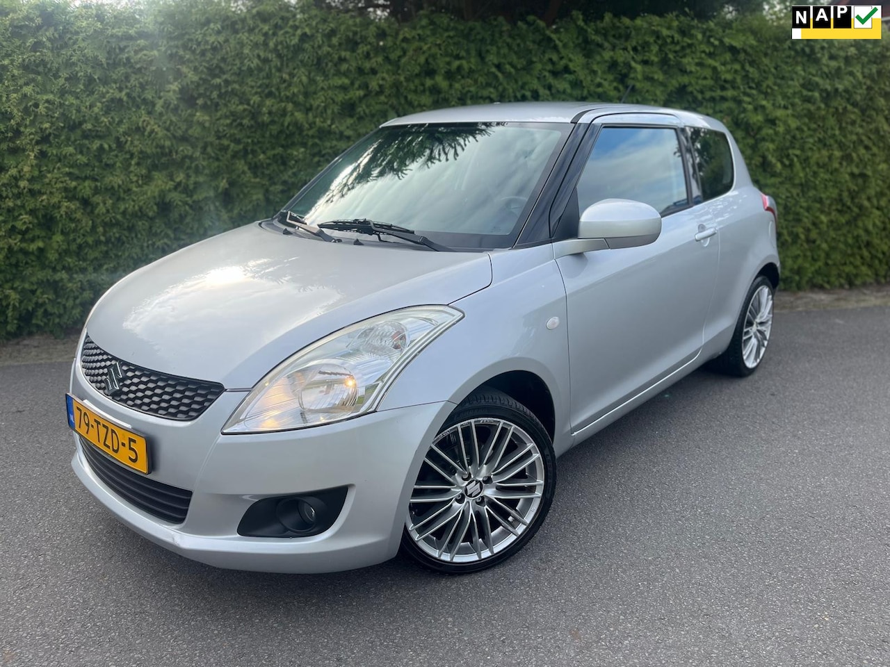 Suzuki Swift - 1.2 Comfort EASSS 3-drs LM17" Airco NL Auto - AutoWereld.nl