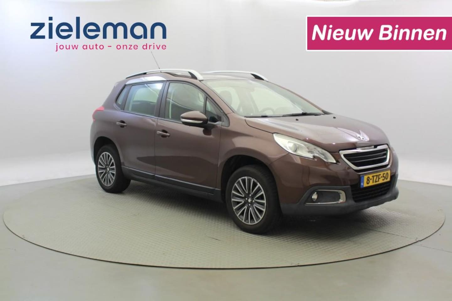 Peugeot 2008 - 1.2 VTi - Navi, Cruise, Trekhaak - AutoWereld.nl
