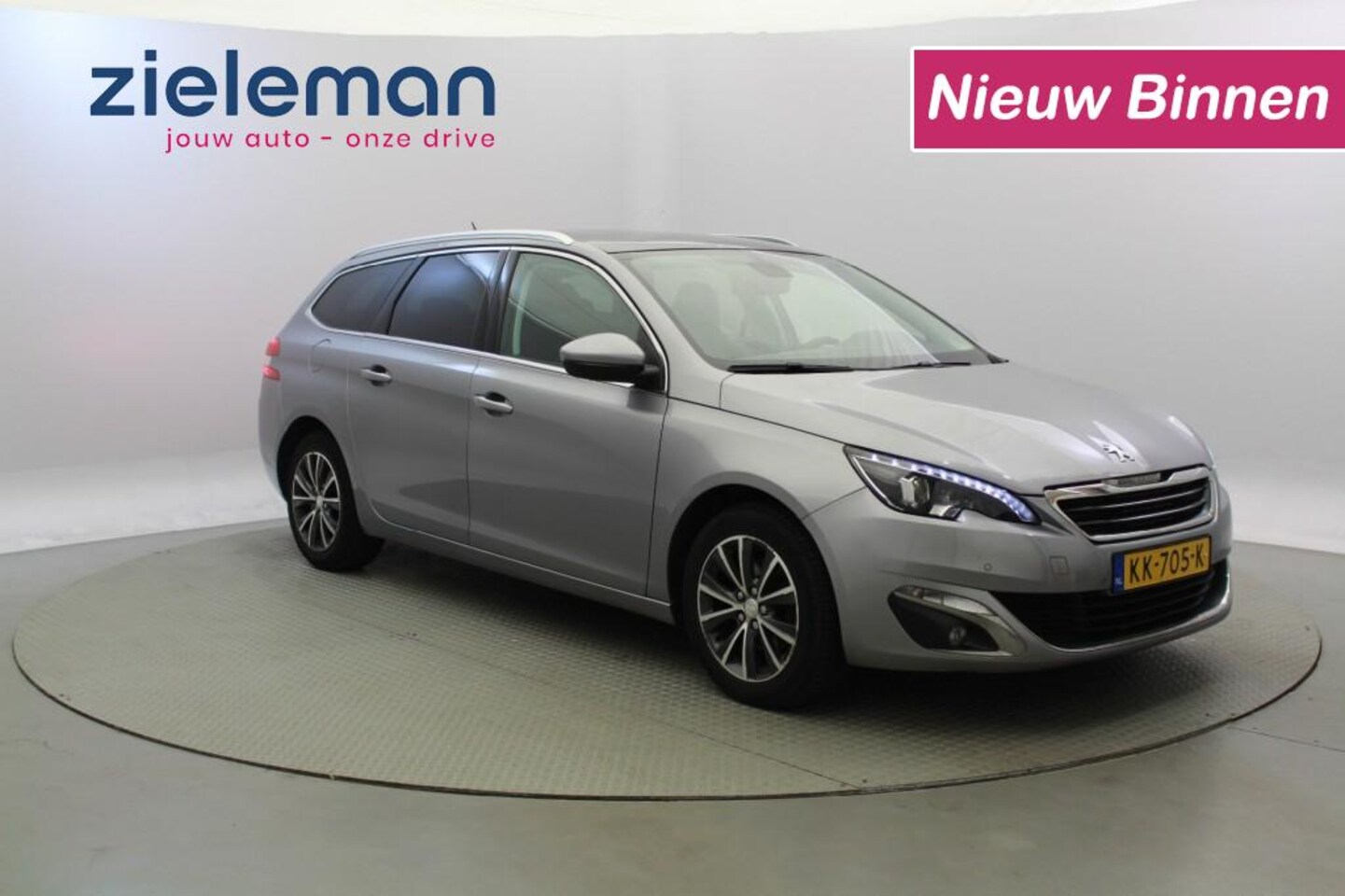 Peugeot 308 - SW 1.2 PureTech Premium - Panorama, Navi, Cruise, Clima - AutoWereld.nl