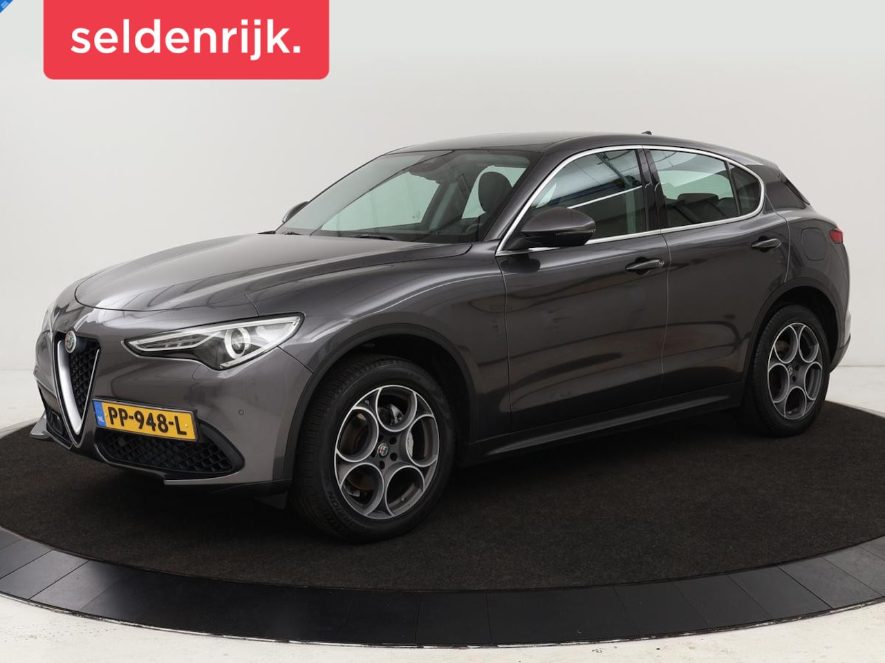 Alfa Romeo Stelvio - 2.0 T Q4 Super | Camera | Sportstoelen | Xenon | Navigatie | Elektrische achterklep | Crui - AutoWereld.nl