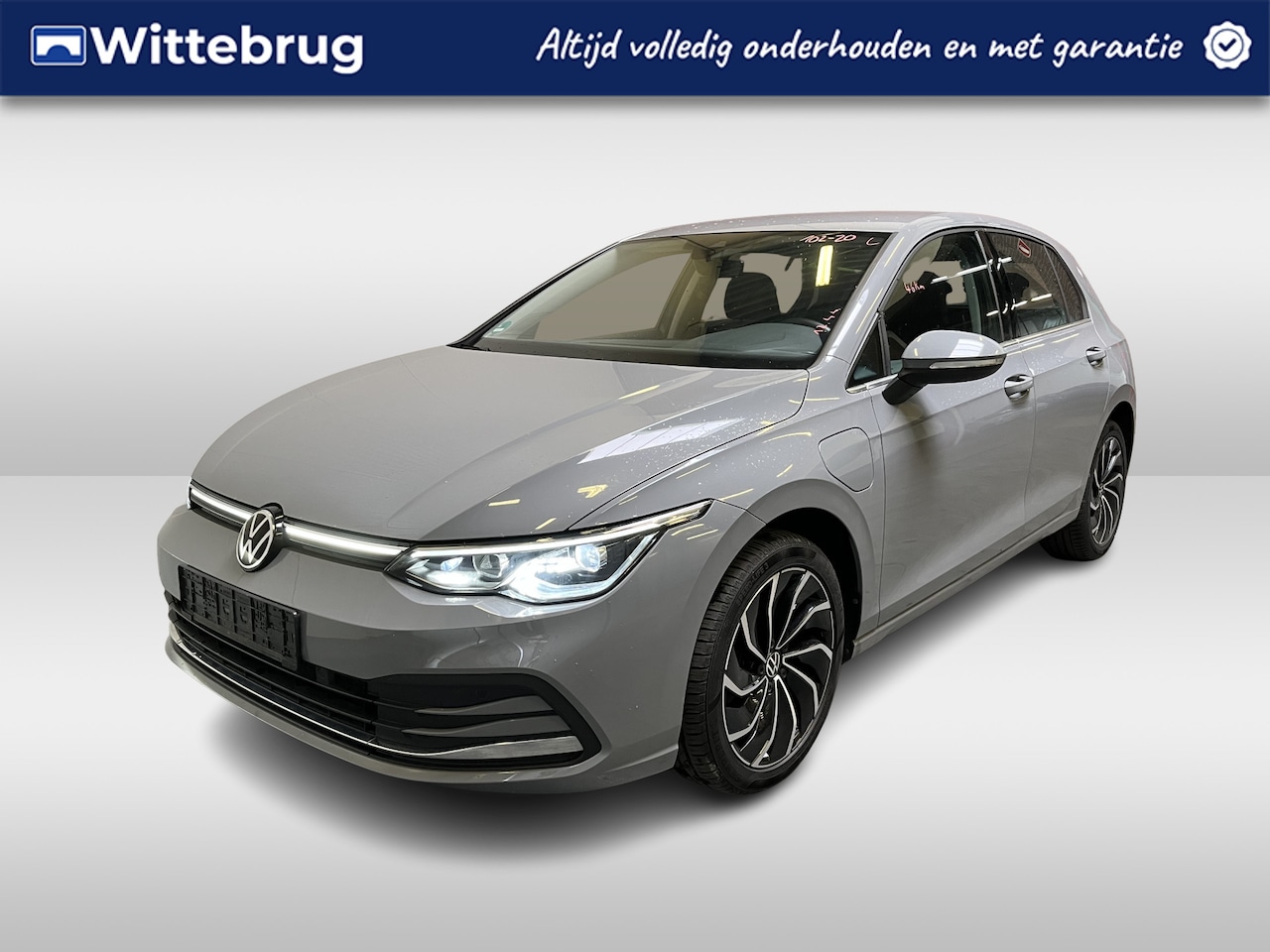 Volkswagen Golf - 1.4 eHybrid Style / AUTOMAAT/ 204 PK/ STUUR+STOEL VERWARM./ MASSAGE FUNCTIE/ PARK. SENSORE - AutoWereld.nl