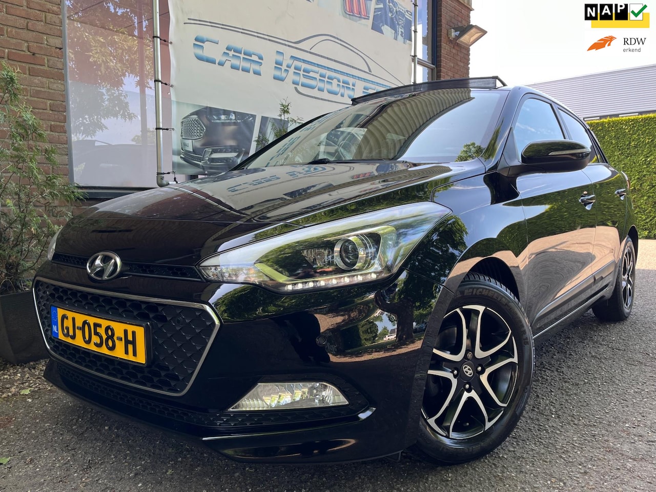 Hyundai i20 - 1.2 HP i-Motion Premium|Pano|Clima|Led|Cruise| - AutoWereld.nl