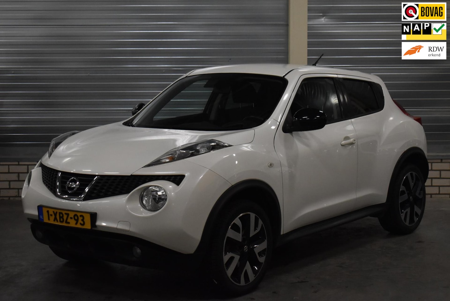 Nissan Juke - 1.6 Connect Edition Parelmoer Wit + Navigatie|Bluetooth|Camera|Climate Control|Trekhaak| - AutoWereld.nl