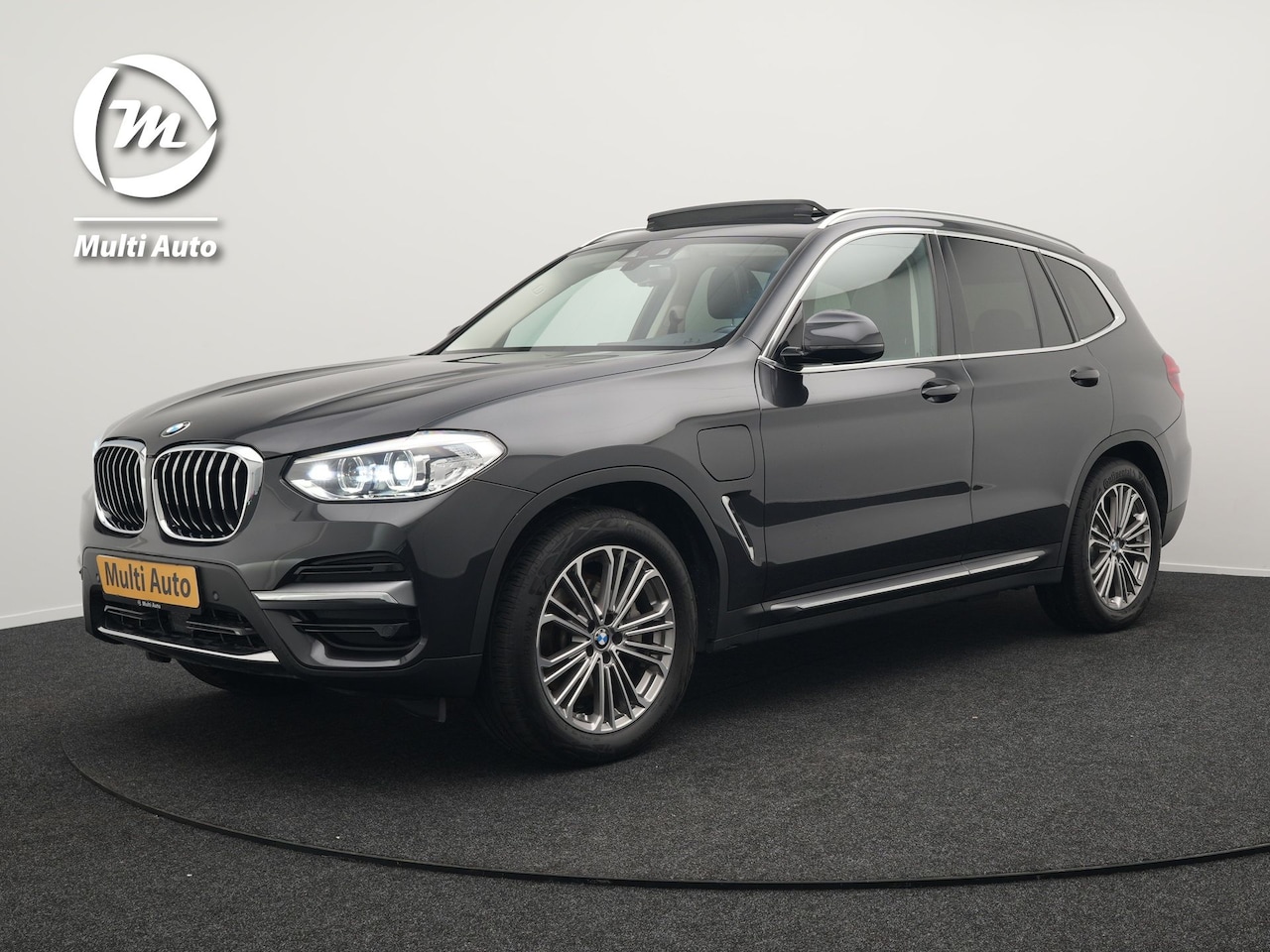 BMW X3 - xDrive30e Luxury Line Plug In Hybrid 293pk PHEV | Trekhaak af Fabriek | Panodak | Adaptive - AutoWereld.nl