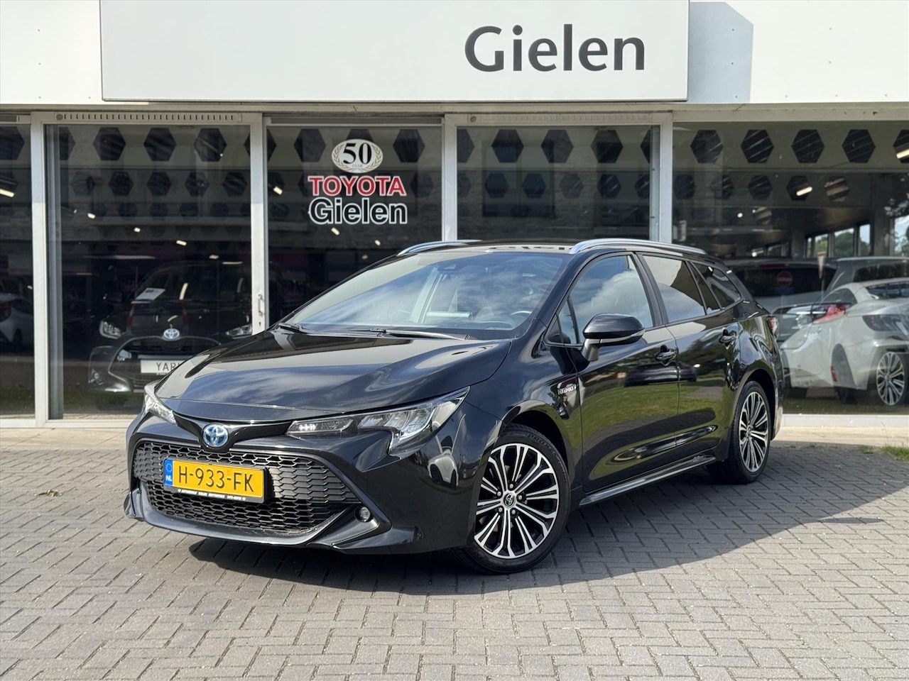 Toyota Corolla Touring Sports - 1.8 Hybrid 122pk CVT Business Plus - AutoWereld.nl