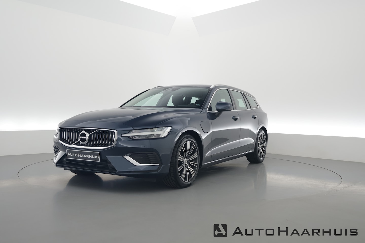 Volvo V60 - T6 Recharge Inscription Expression | Long Range | Navi | Camera | Stoel- Stuurverw. | Crui - AutoWereld.nl