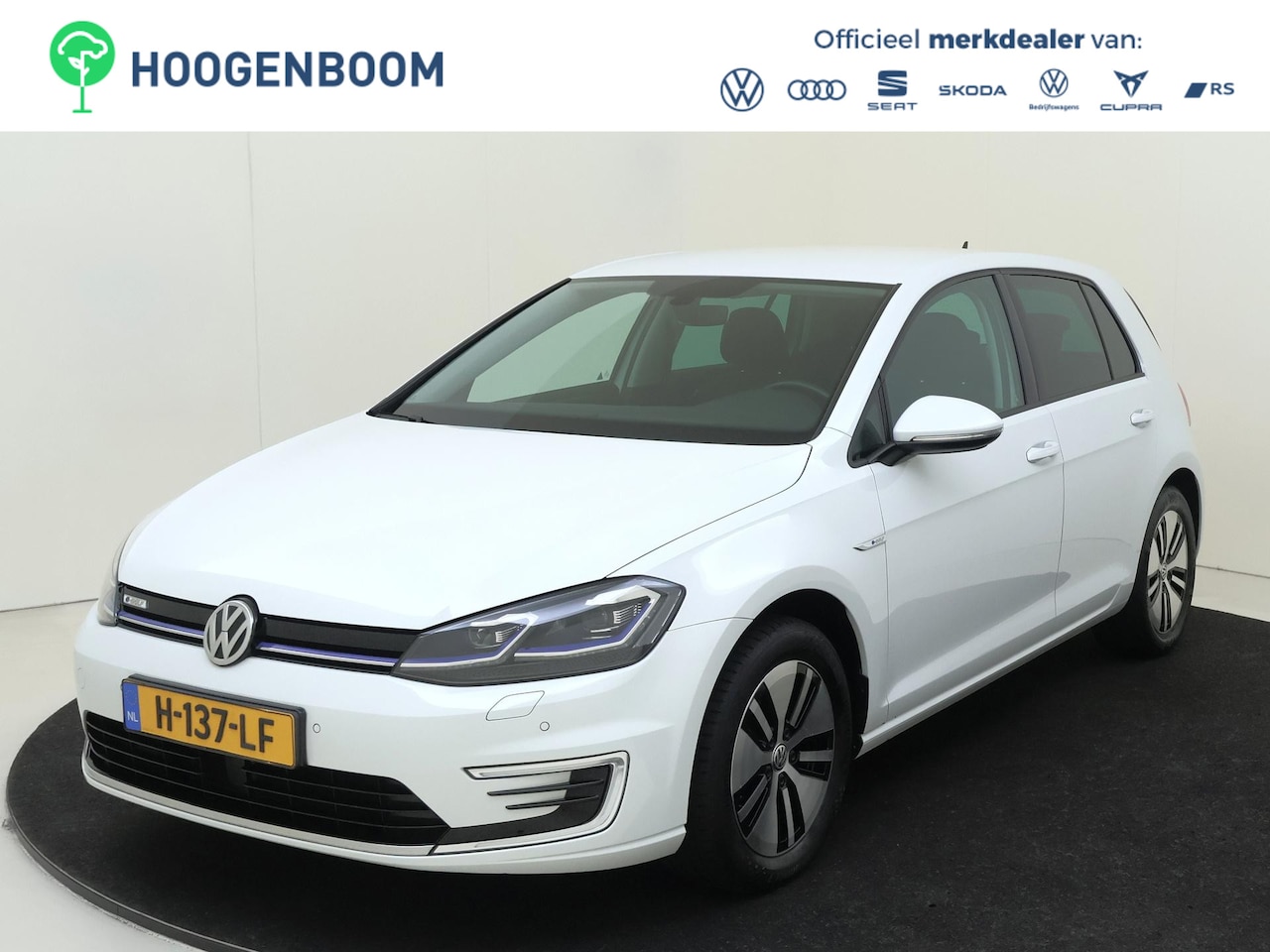 Volkswagen e-Golf - E-DITION | Stoelverwarming | Navigatie | Parkeersensoren | Adaptieve cruise control | Clim - AutoWereld.nl