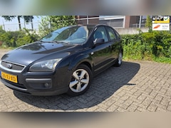 Ford Focus - 1.6-16V Futura