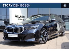 BMW 5-serie Touring - 530e M Sport Automaat / Trekhaak / Achteruitrijcamera / Adaptieve LED / Comfort Access / P