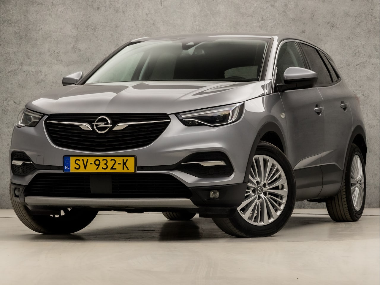 Opel Grandland X - 1.2 Turbo Executive Sport Automaat (APPLE CARPLAY, GROOT NAVI, CLIMATE, LED KOPLAMPEN, LED - AutoWereld.nl