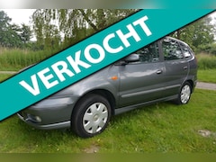 Nissan Almera Tino - 1.8 Acenta*airco*navigatie*camera*trekhaak